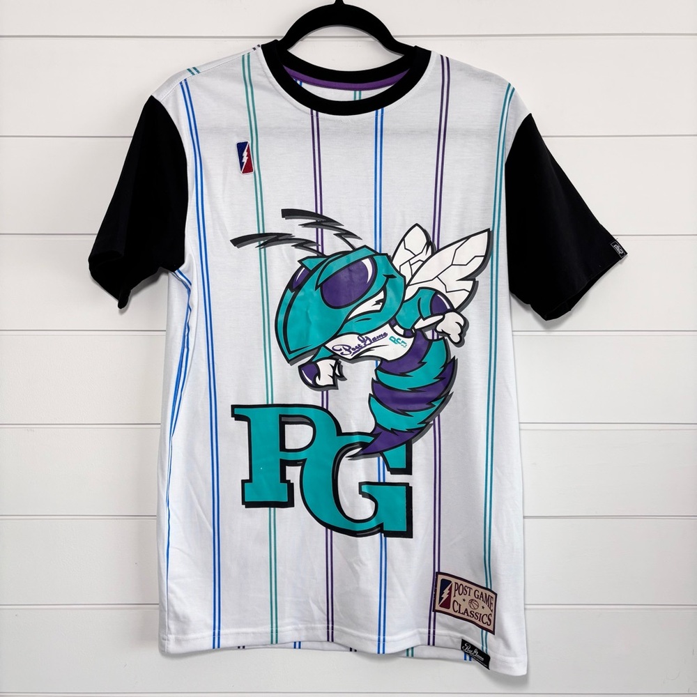 Post Game Official Athletic Apparel Men's Charlotte Hornets Size‎ S
